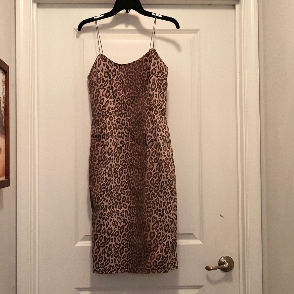 RACHEL ROY Leopard Cheetah Print dress size 6 V back with zipper